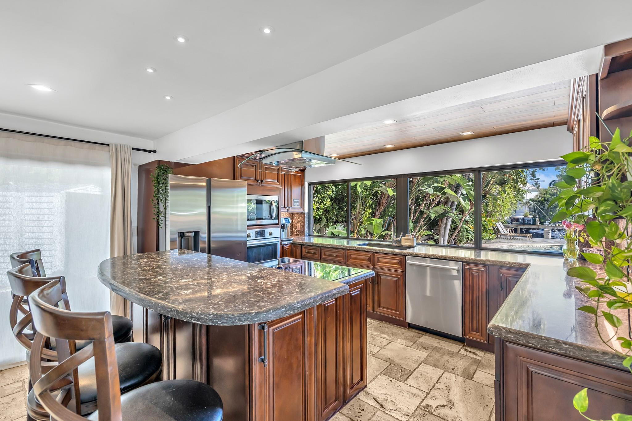 2801 NE 48th Court