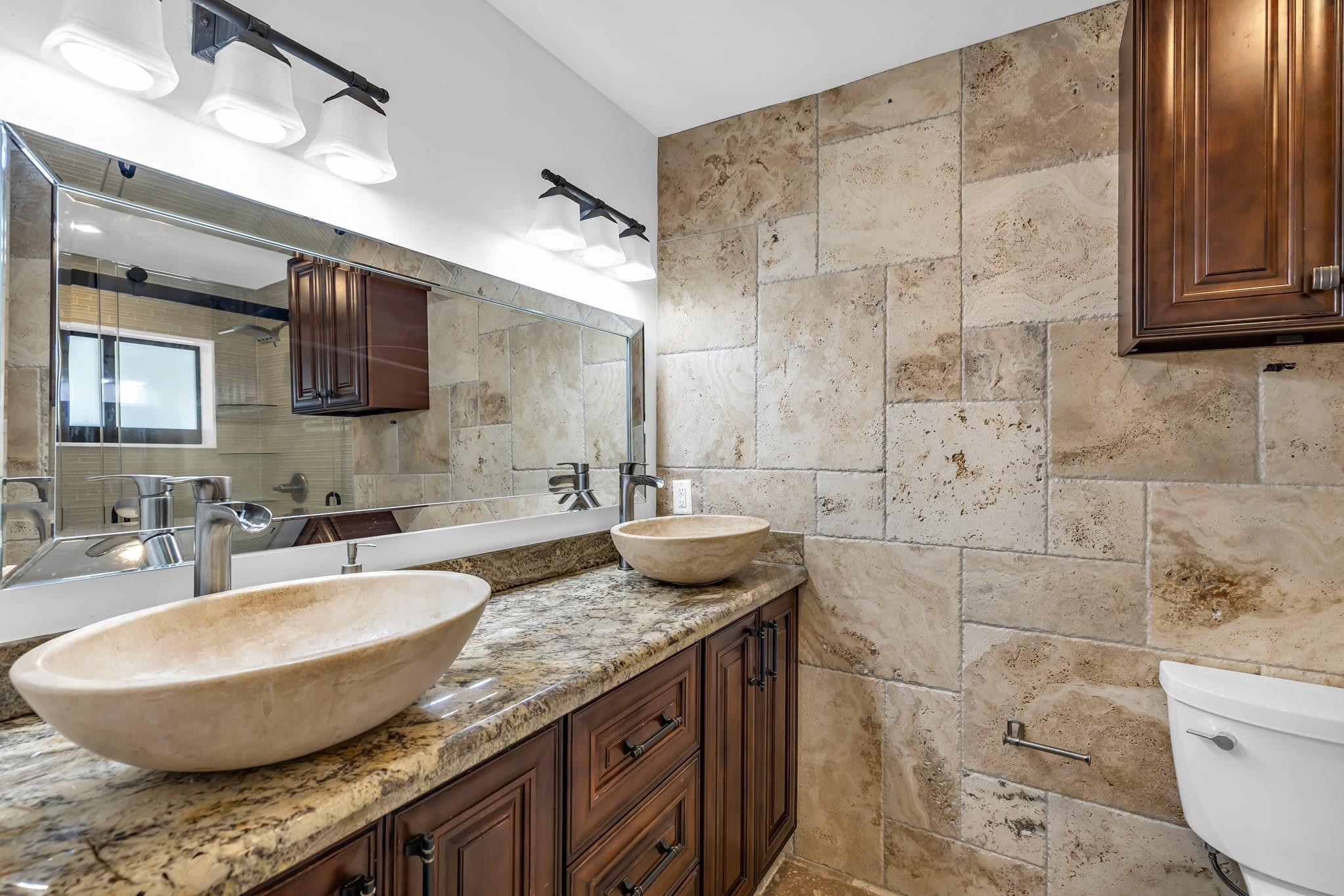 2801 NE 48th Court