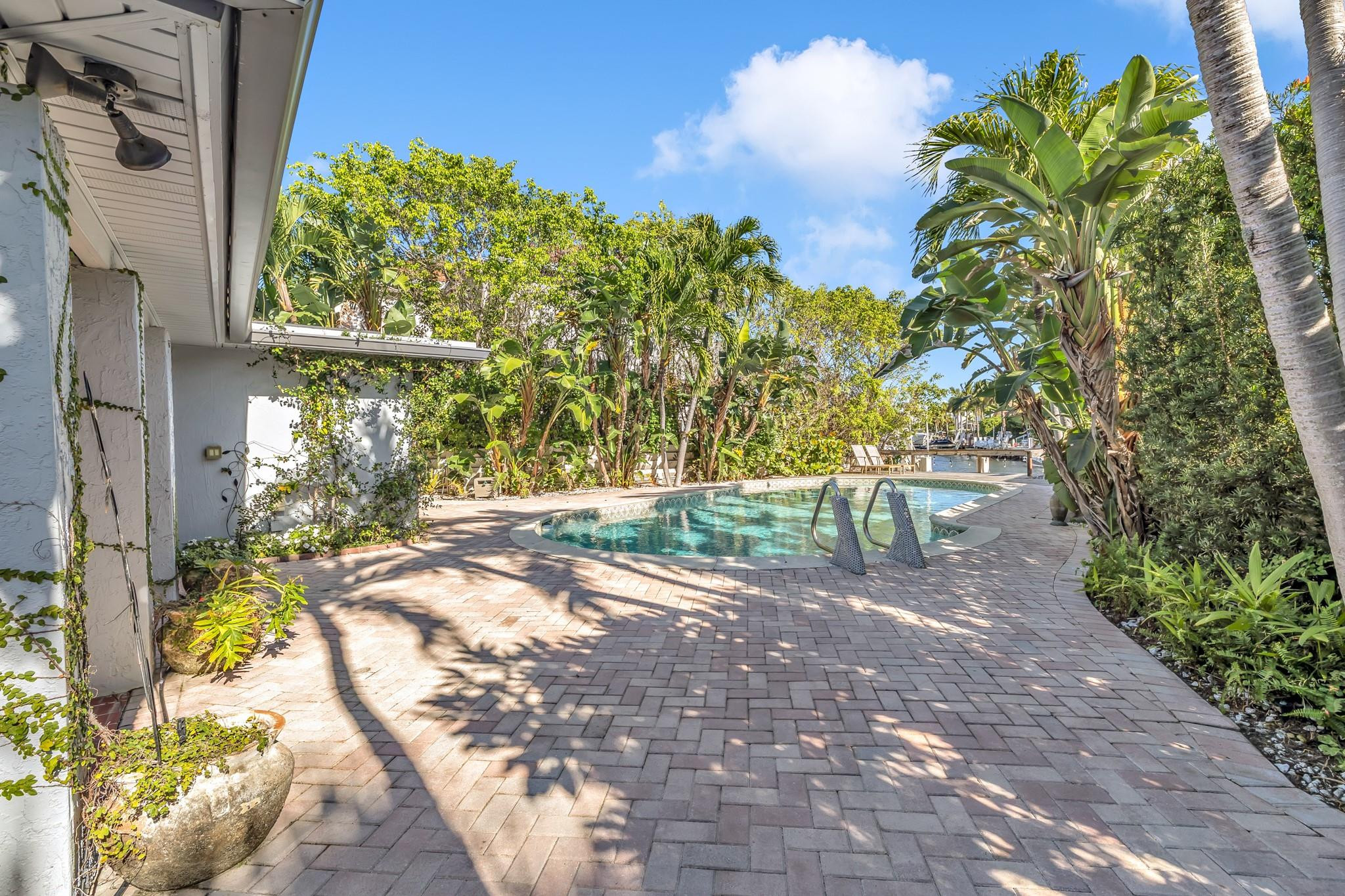 2801 NE 48th Court