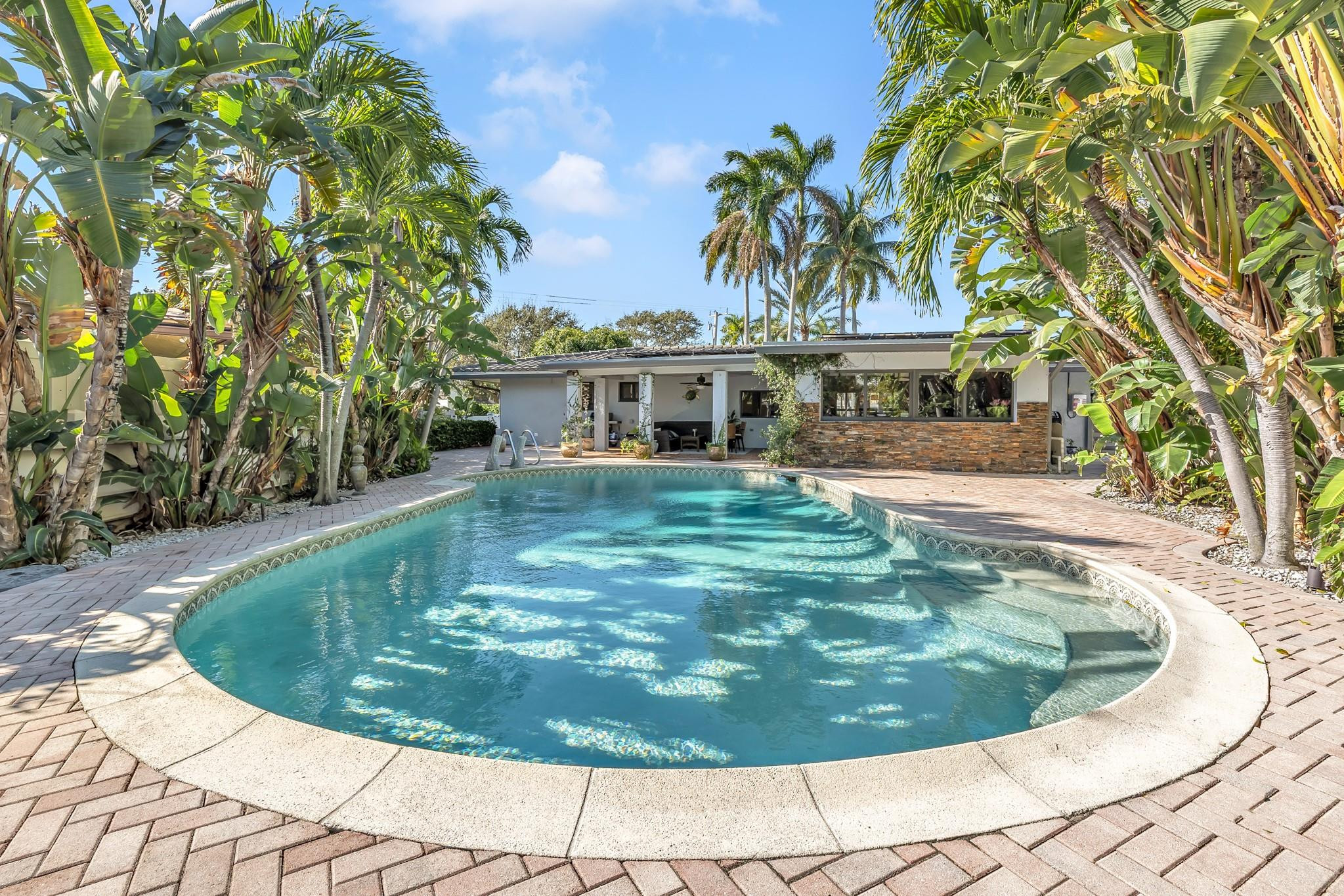 2801 NE 48th Court