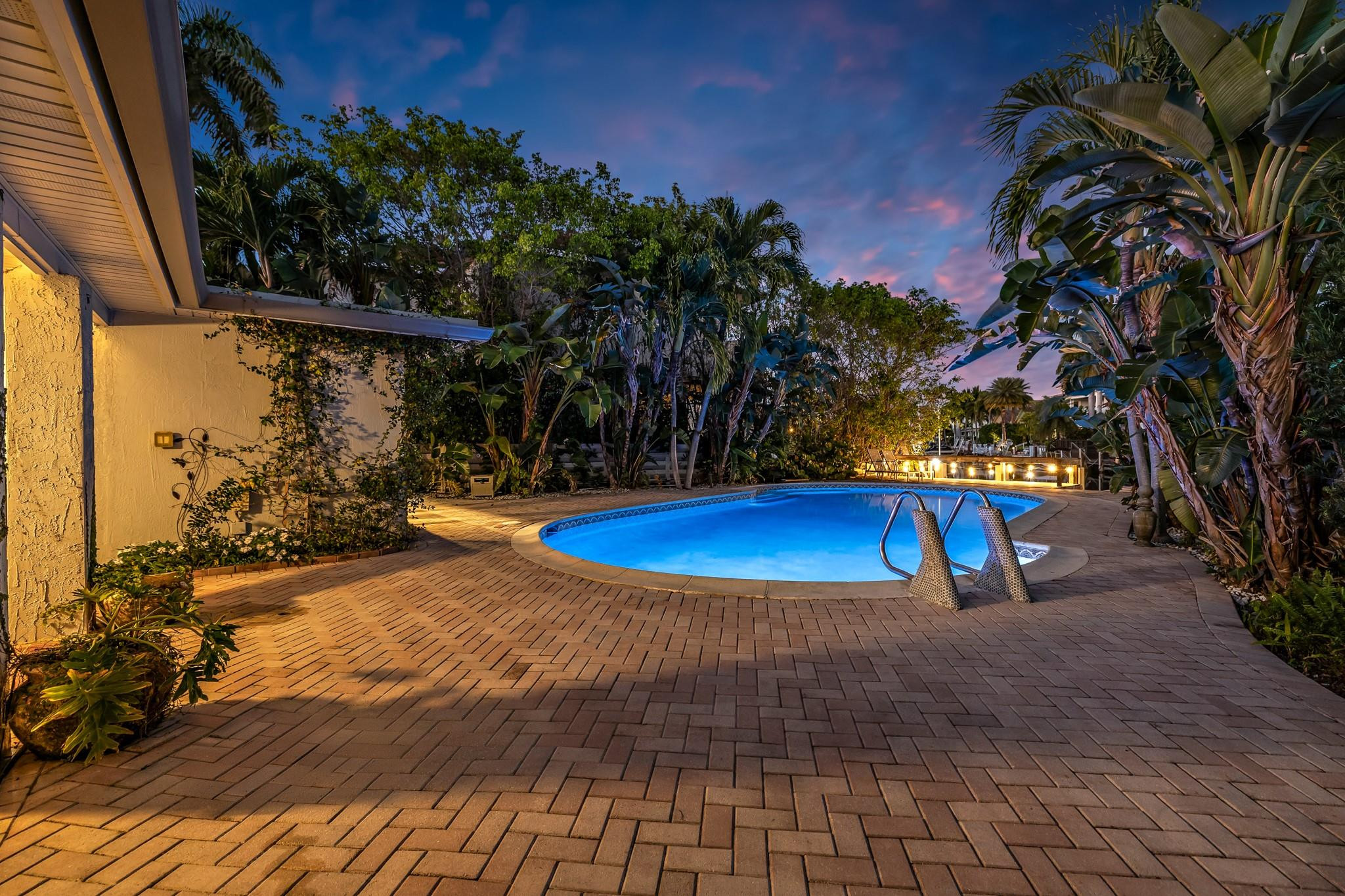 2801 NE 48th Court