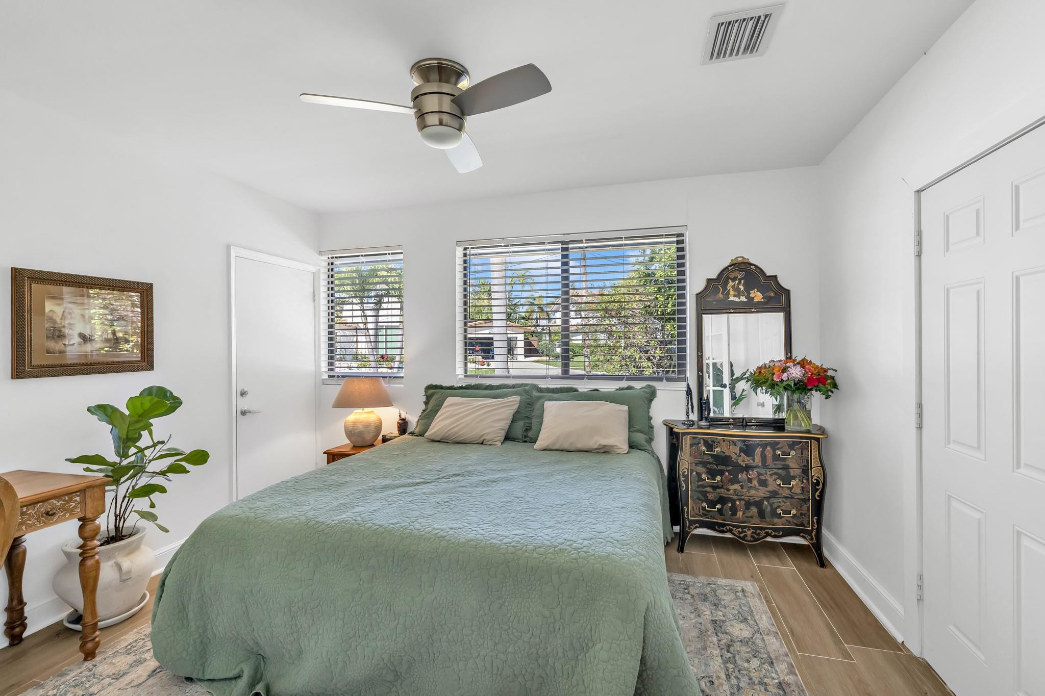 2801 NE 48th Court
