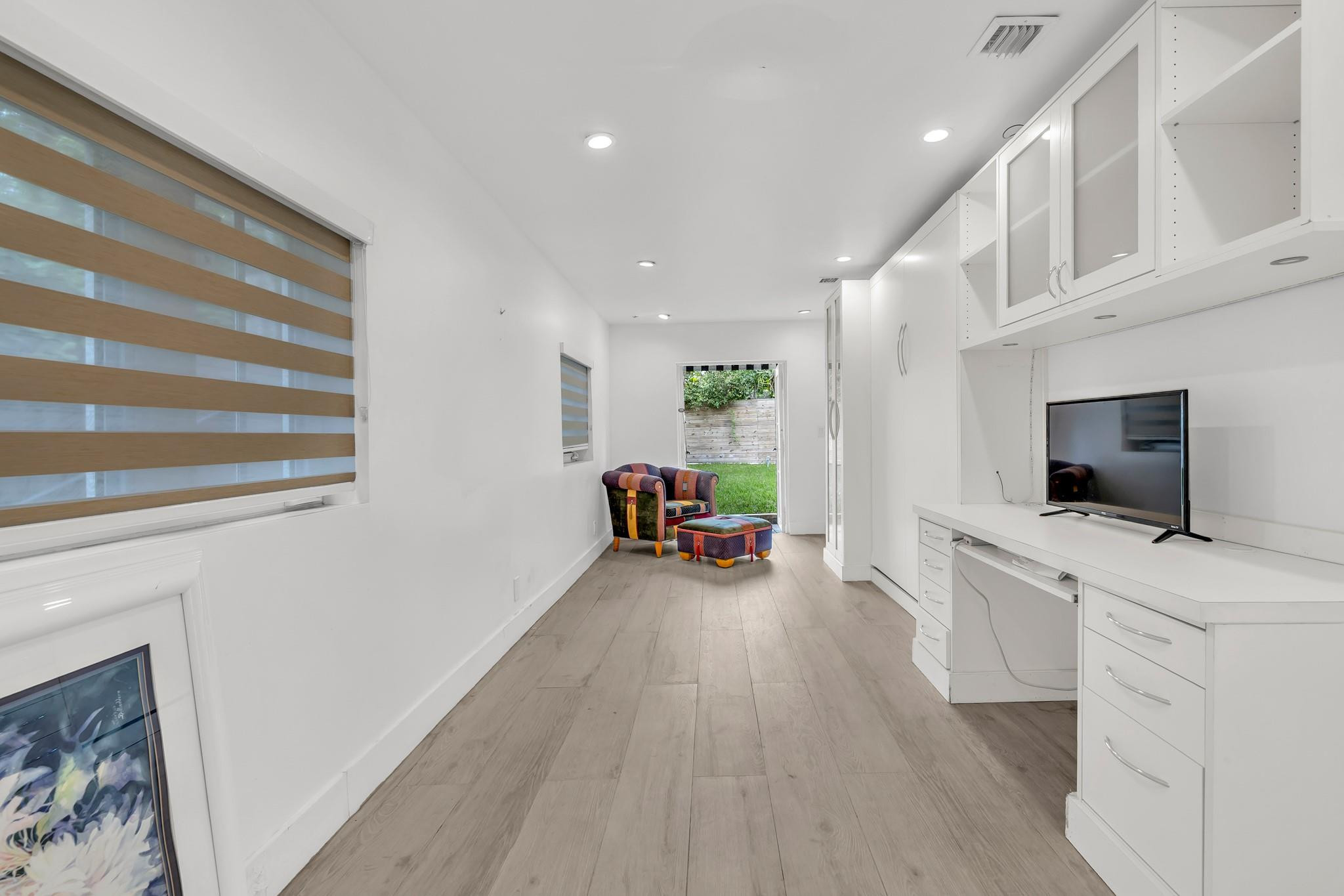 5960 N Bayshore Drive