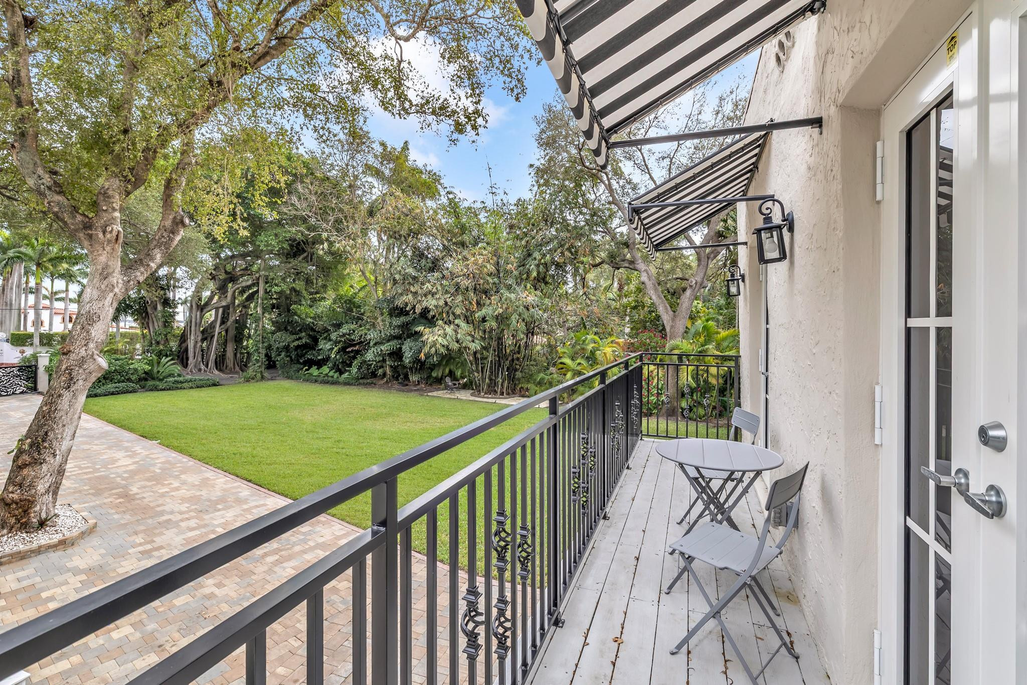 5960 N Bayshore Drive