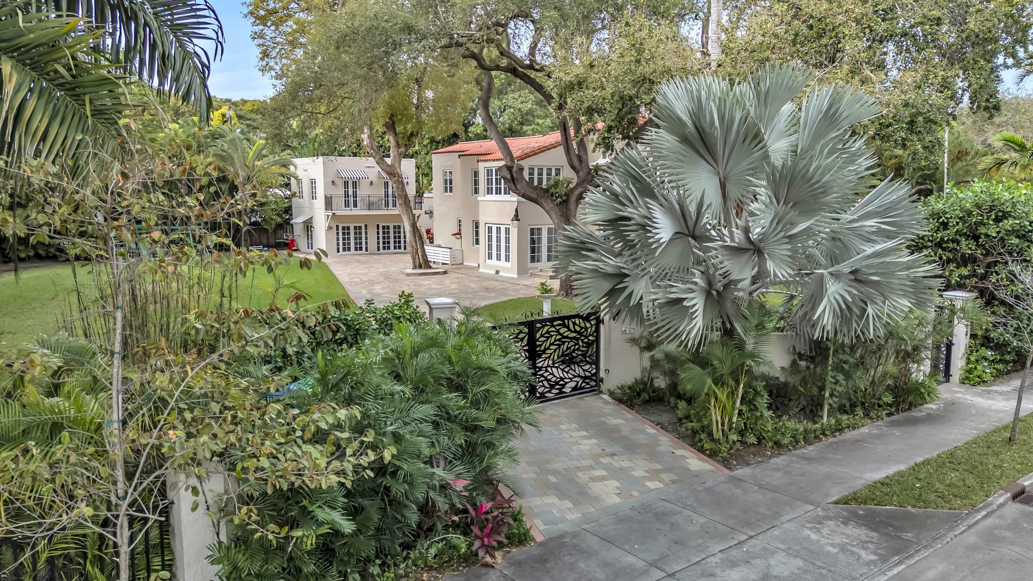 5960 N Bayshore Drive