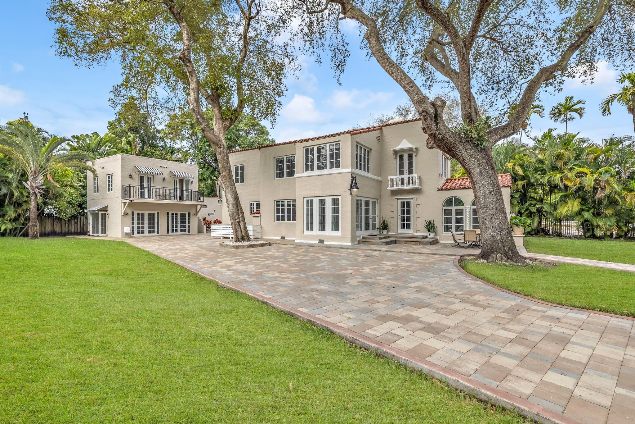 5960 N Bayshore Drive