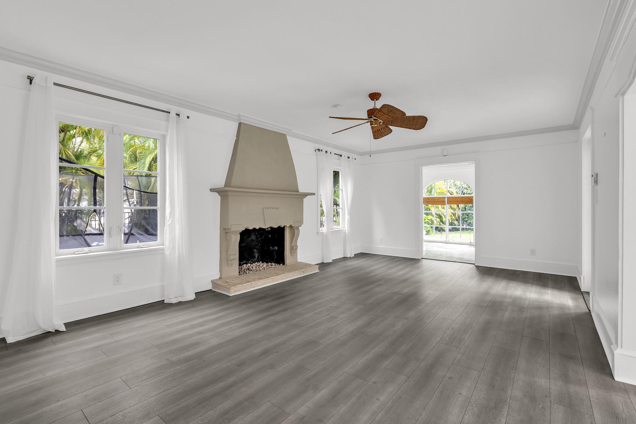 5960 N Bayshore Drive