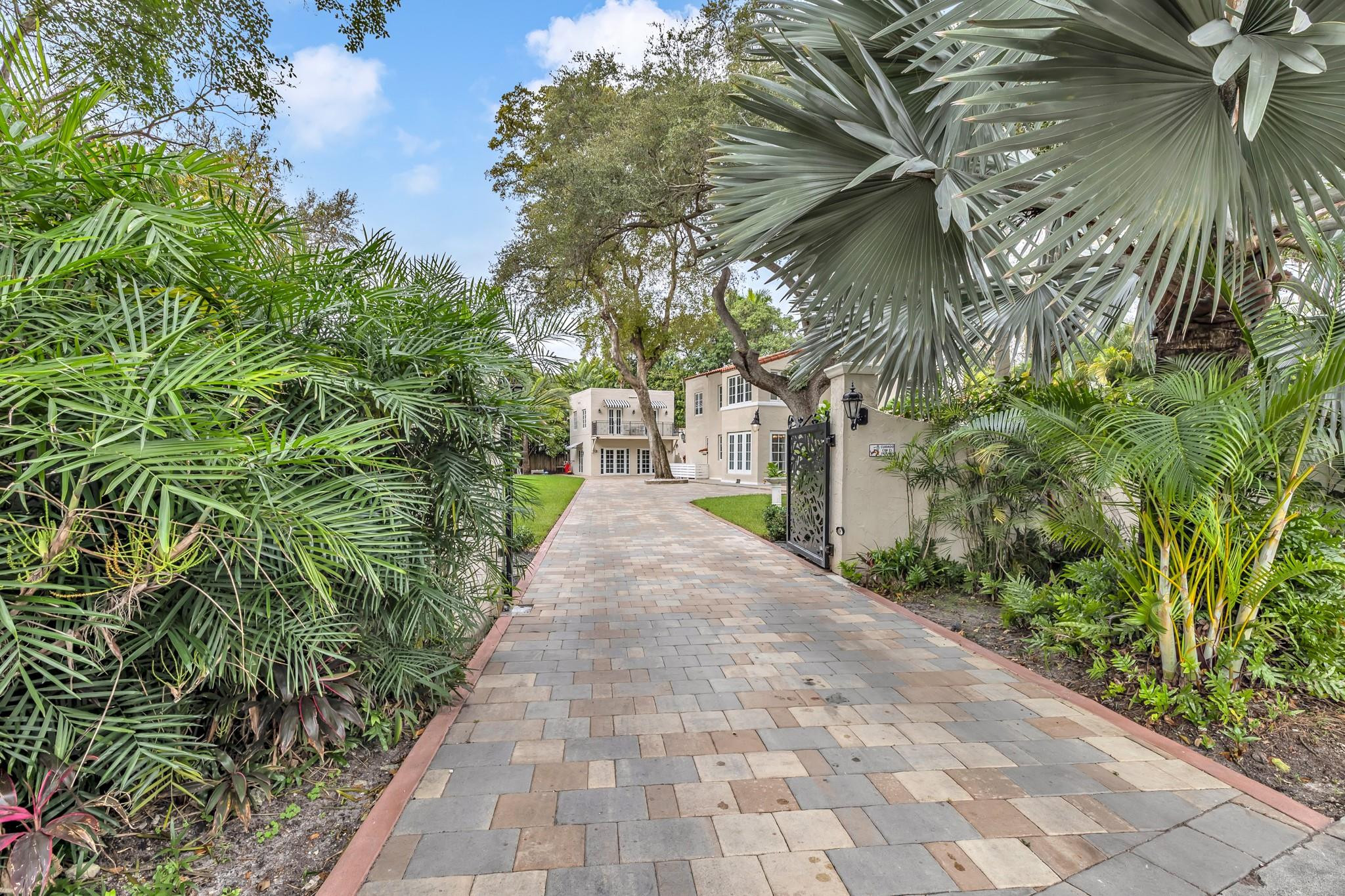 5960 N Bayshore Drive