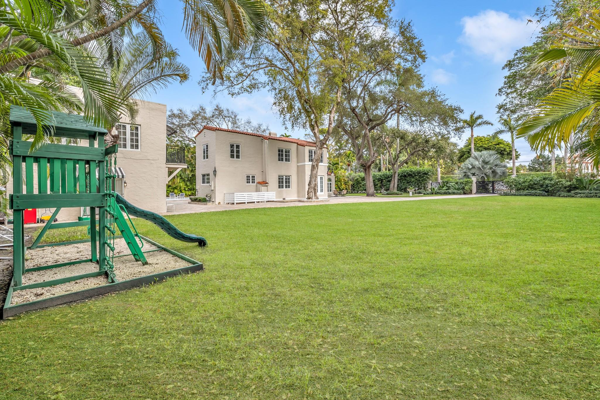 5960 N Bayshore Drive