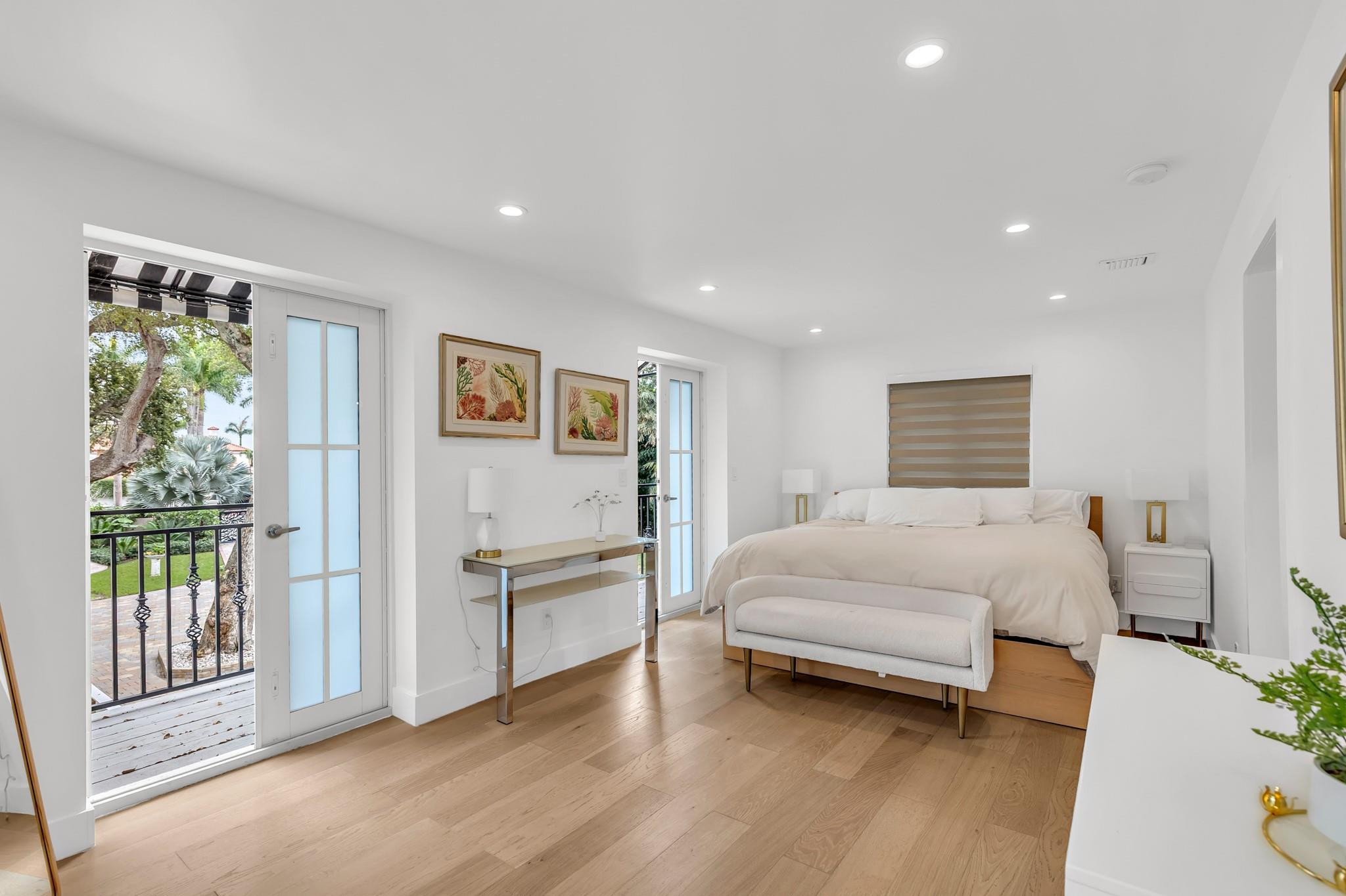 5960 N Bayshore Drive