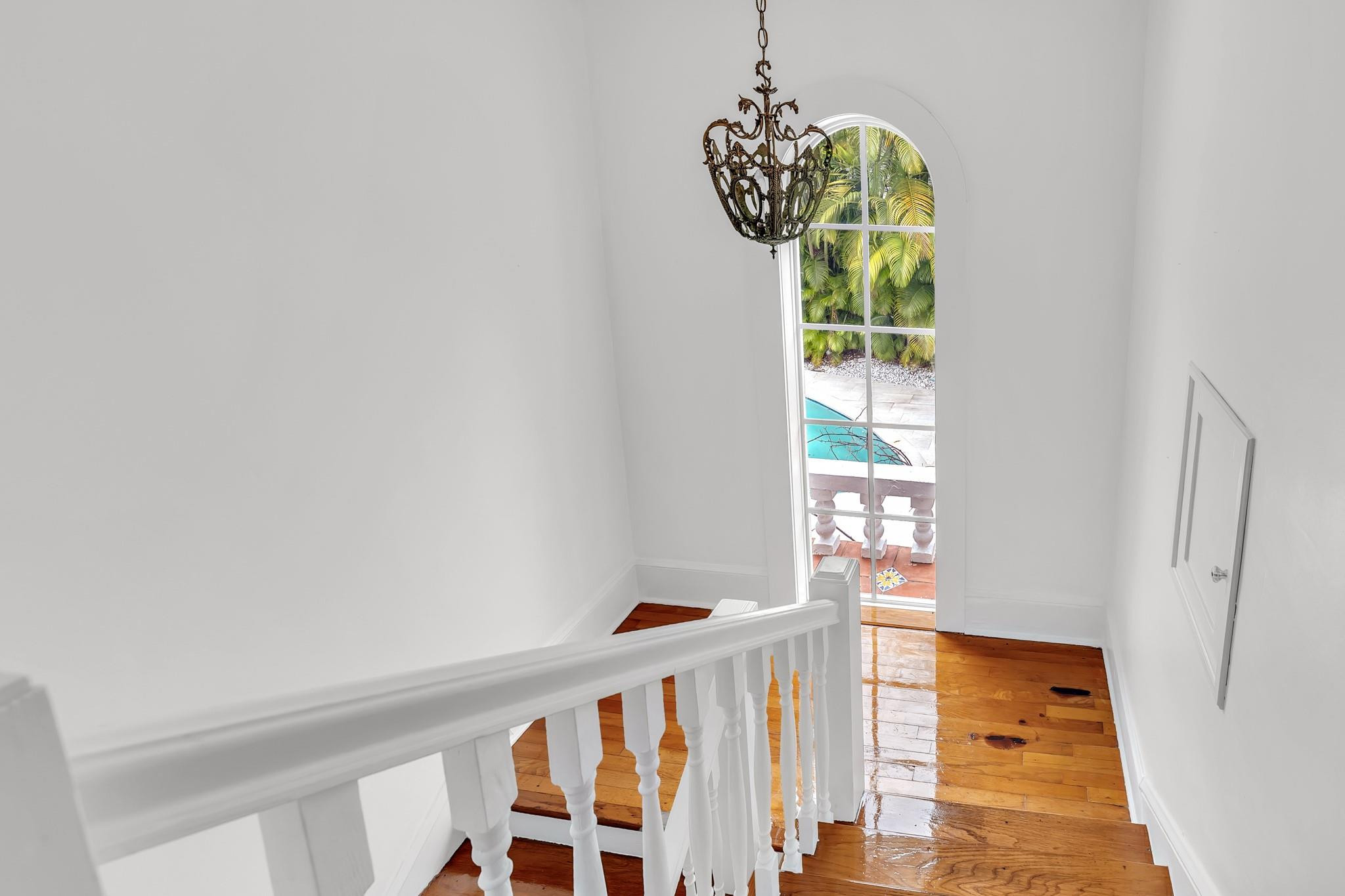 5960 N Bayshore Drive