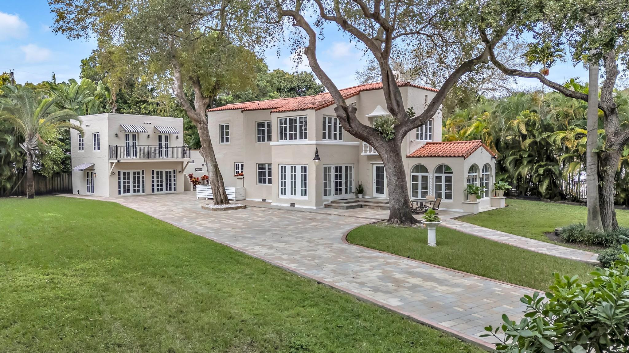 5960 N Bayshore Drive