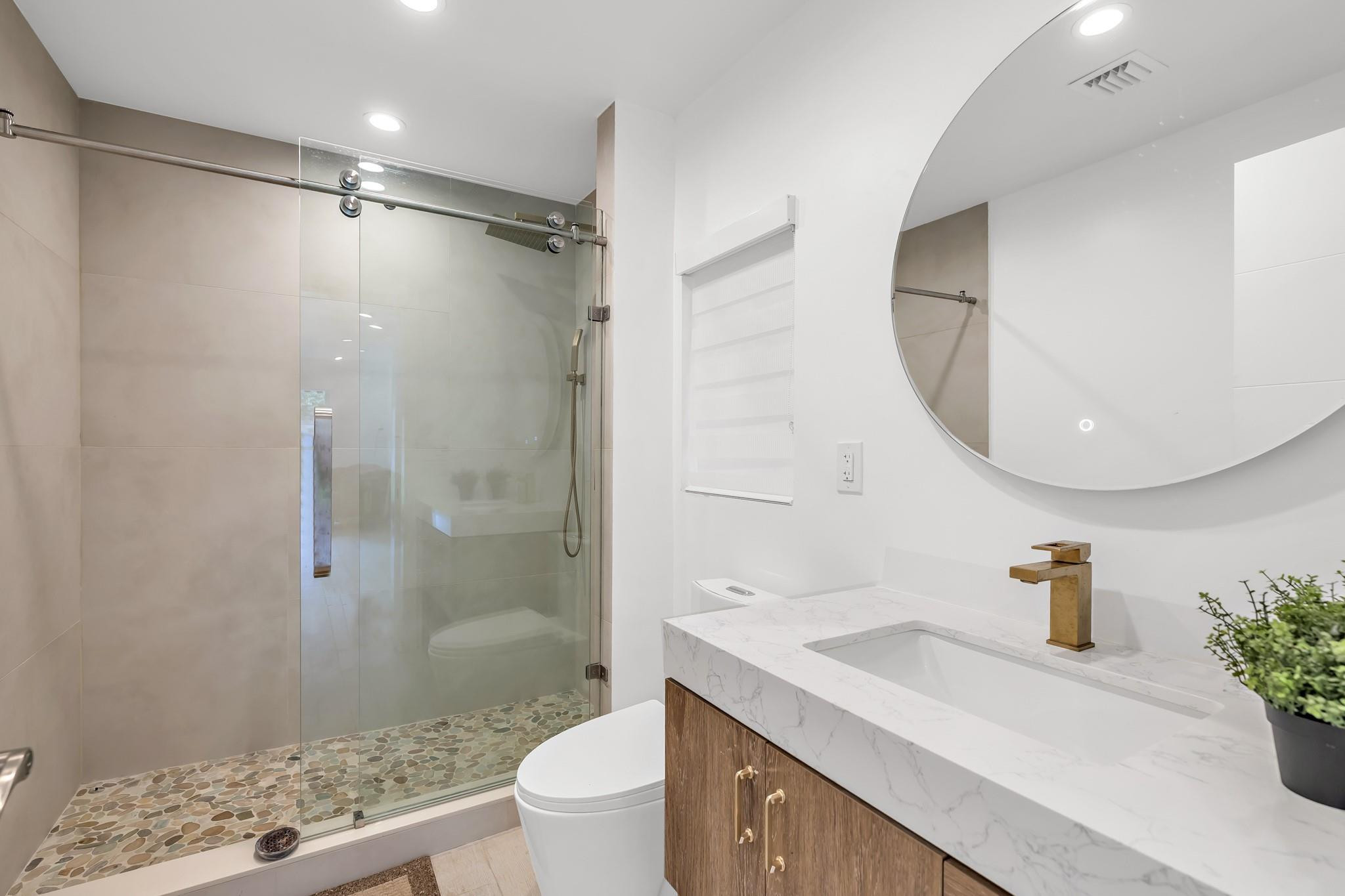 5960 N Bayshore Drive