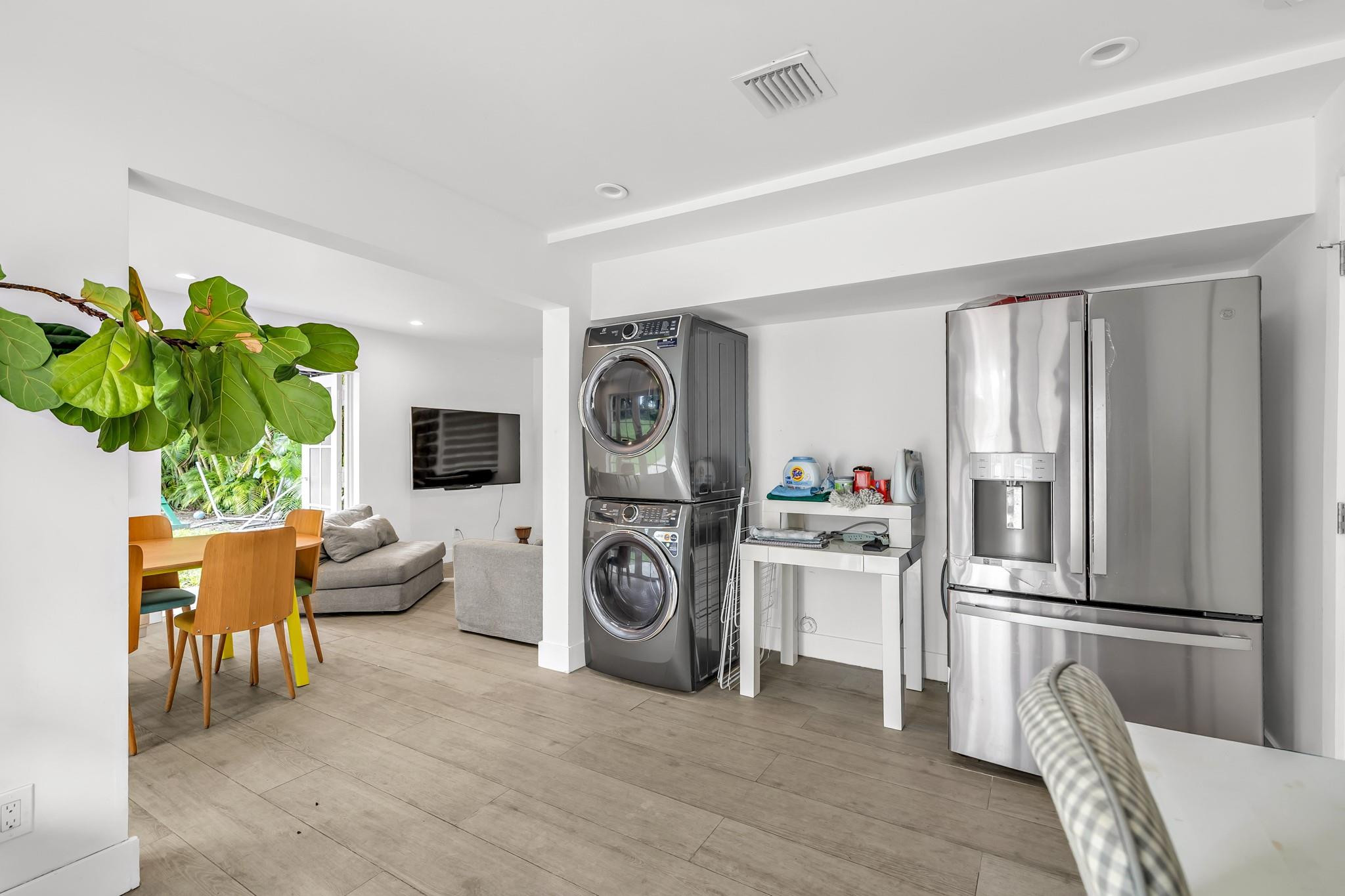 5960 N Bayshore Drive