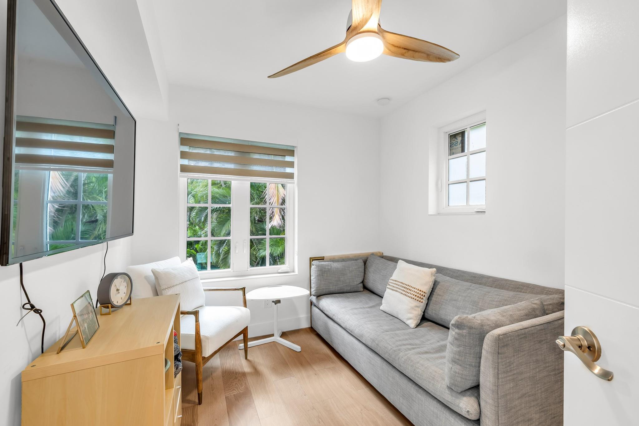 5960 N Bayshore Drive