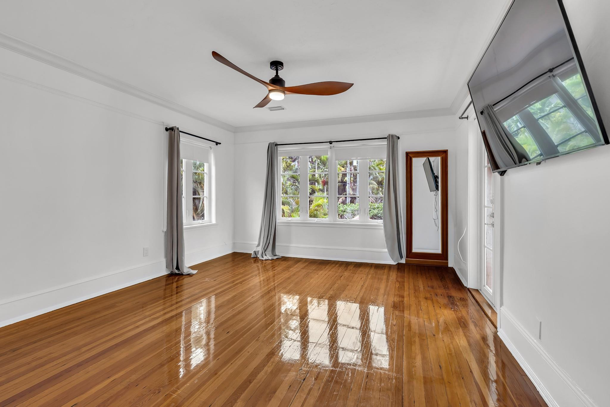 5960 N Bayshore Drive