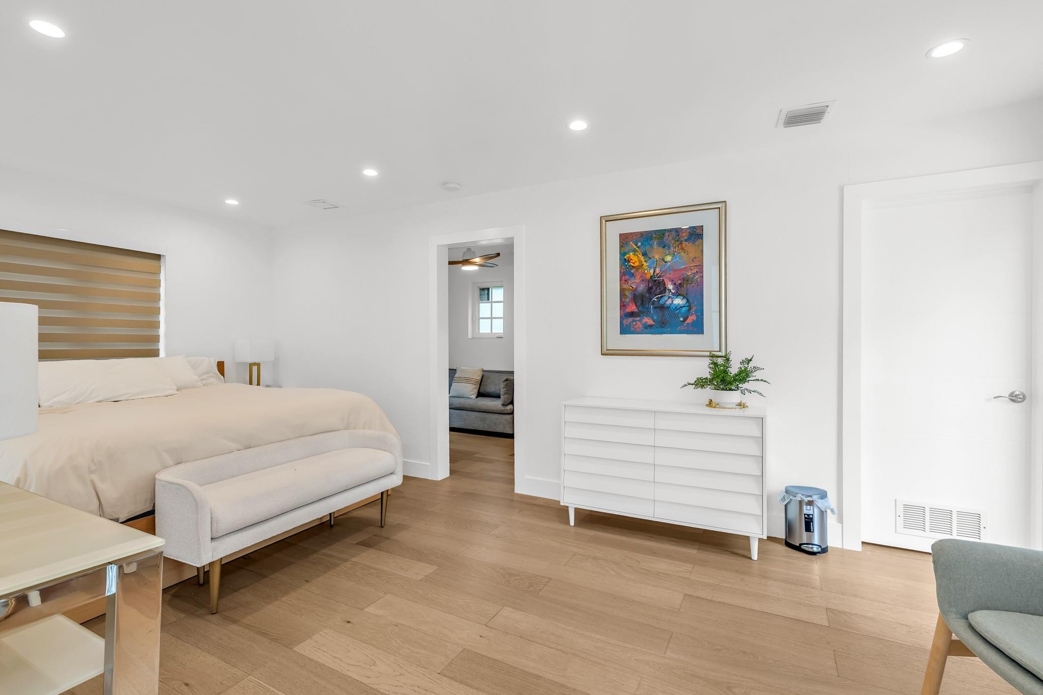 5960 N Bayshore Drive