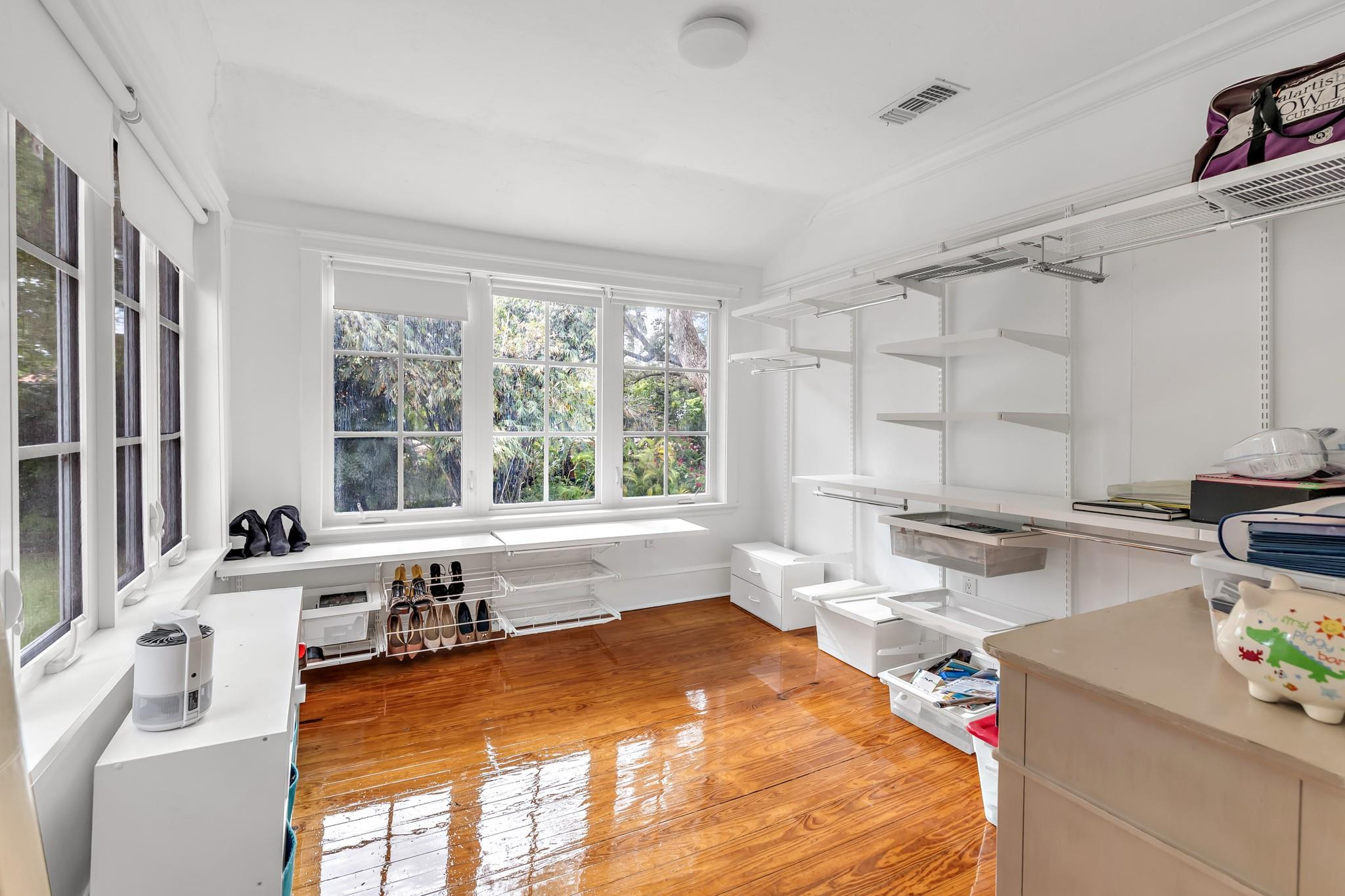 5960 N Bayshore Drive