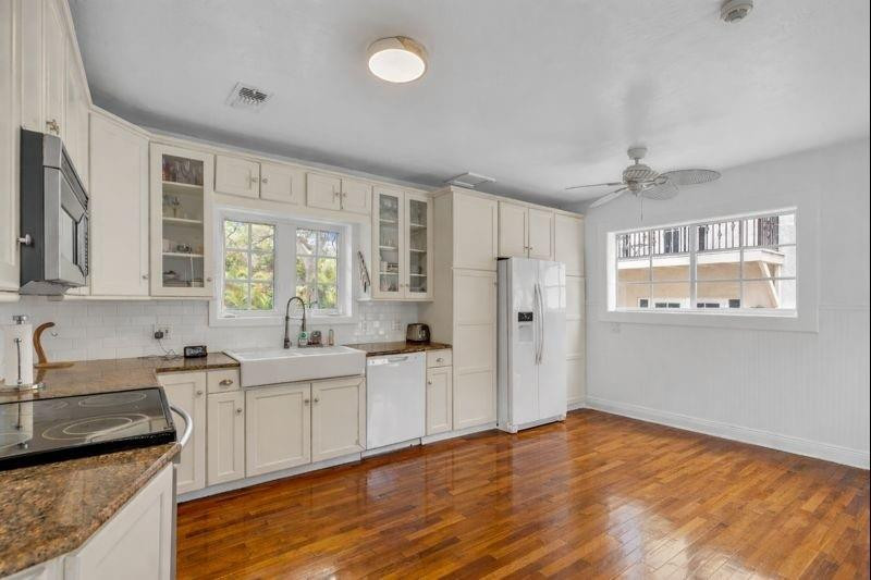 5960 N Bayshore Drive