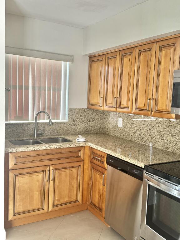 505 NE 20th Avenue 216