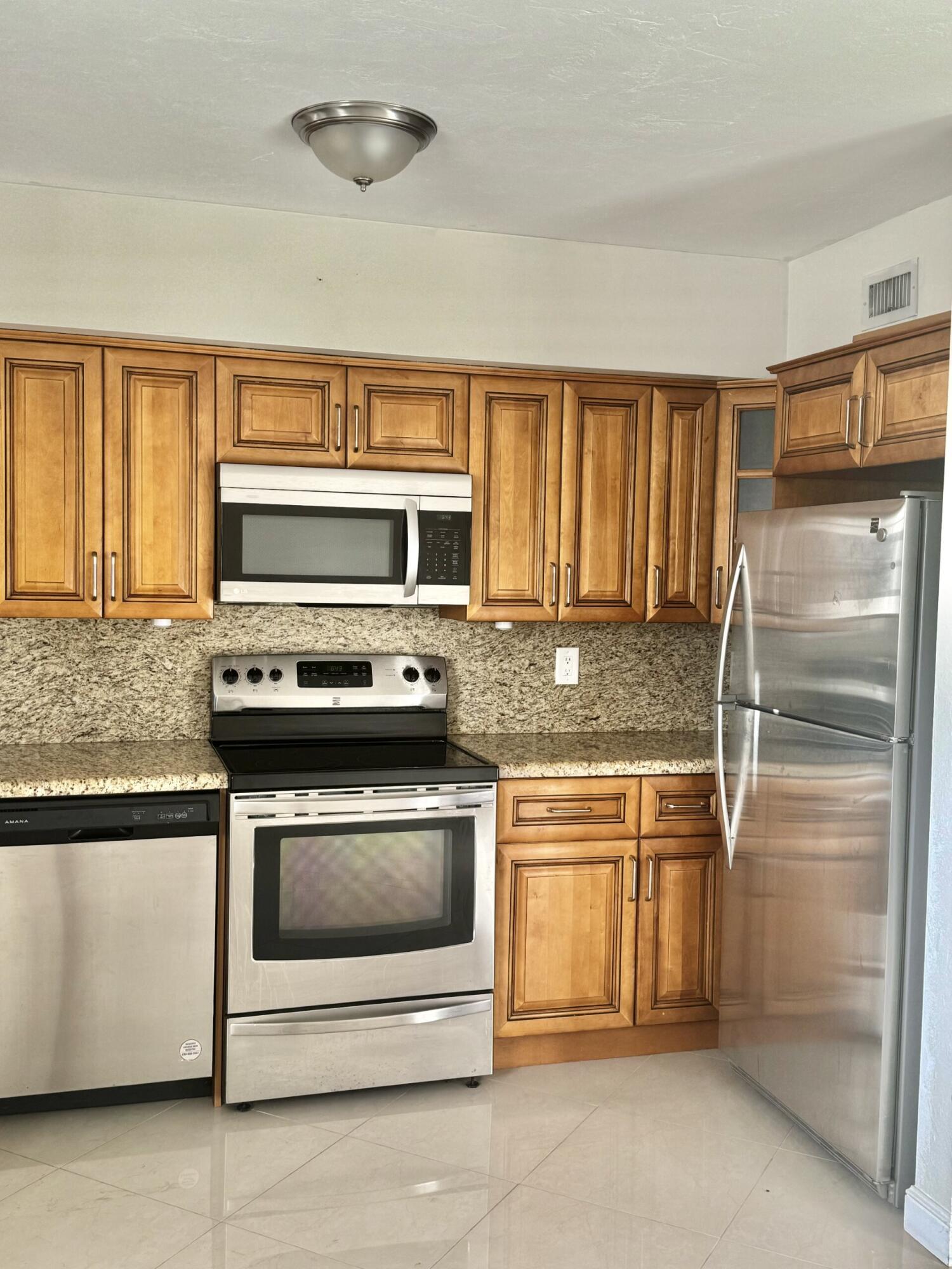 505 NE 20th Avenue 216