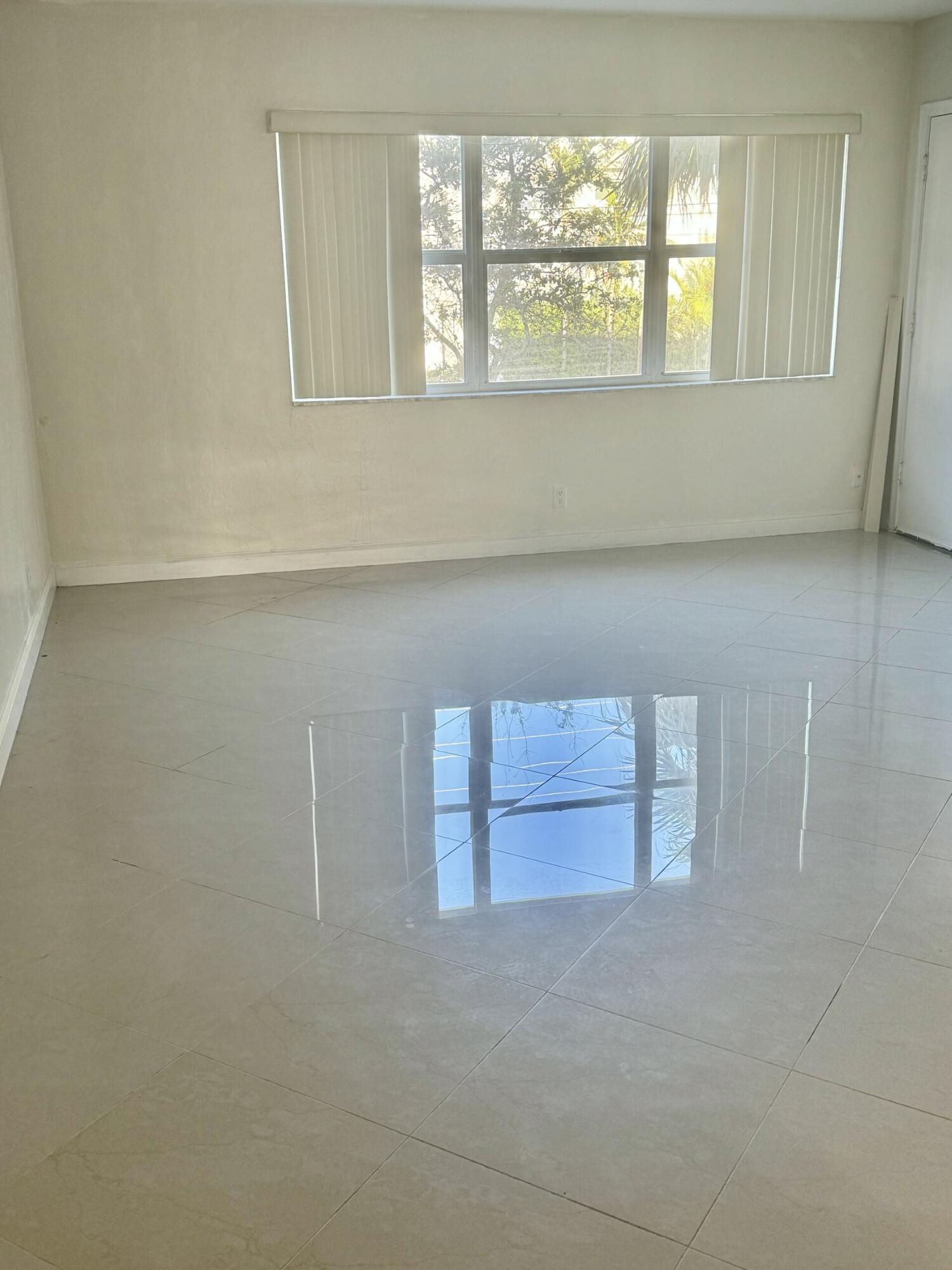 505 NE 20th Avenue 216