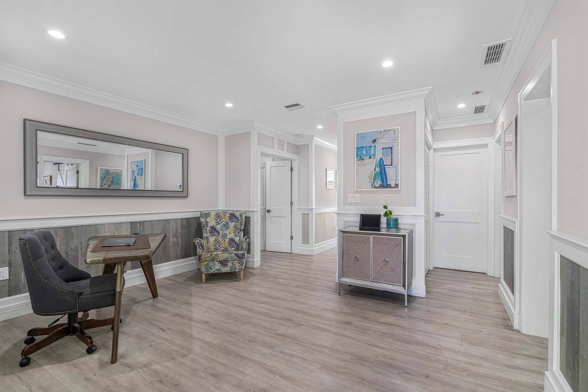2000 NE 34 Court
