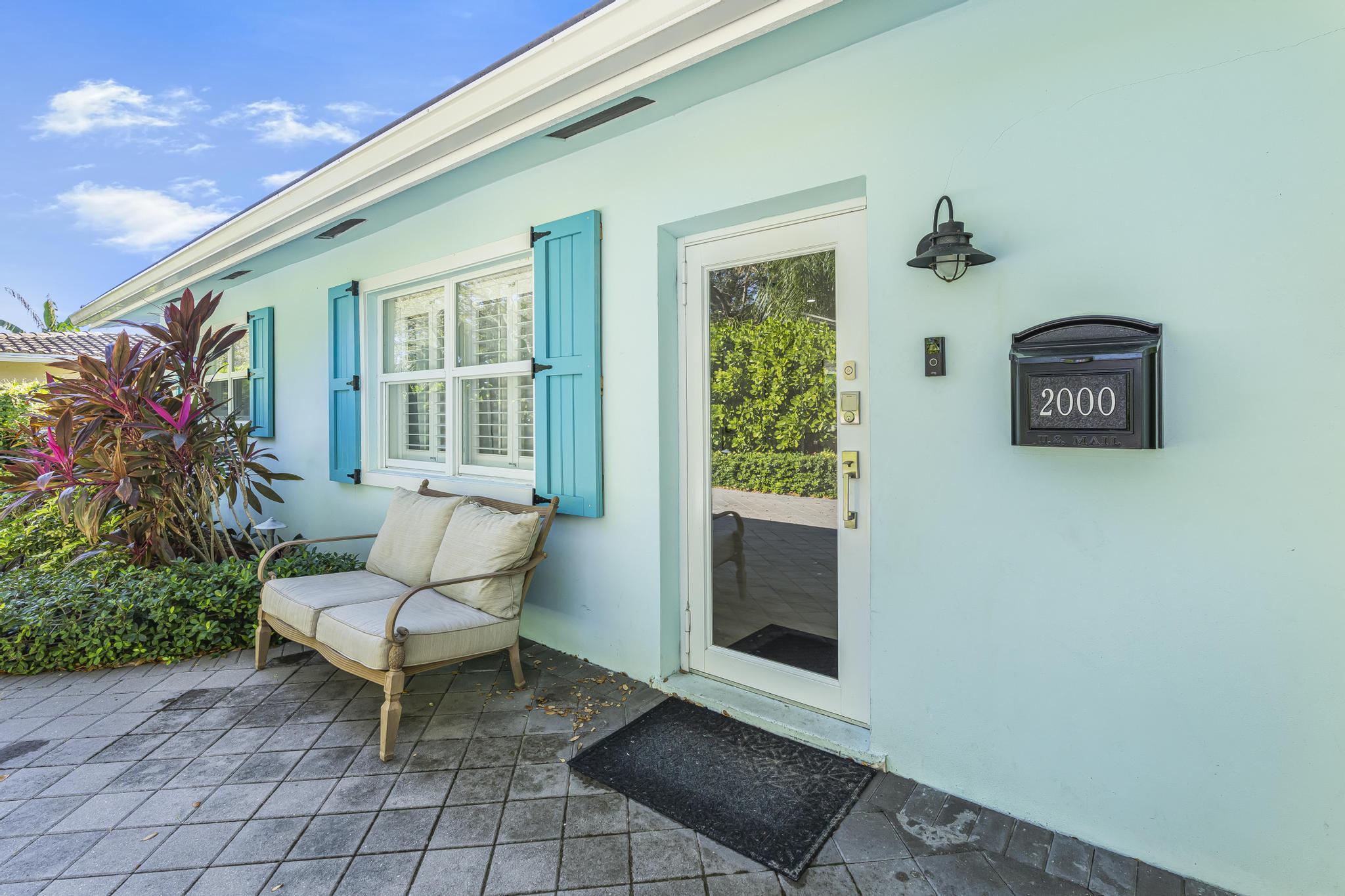 2000 NE 34 Court