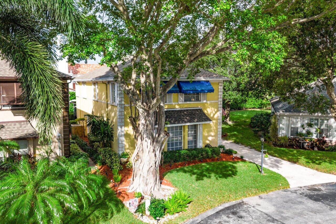 27 SW 5th Way