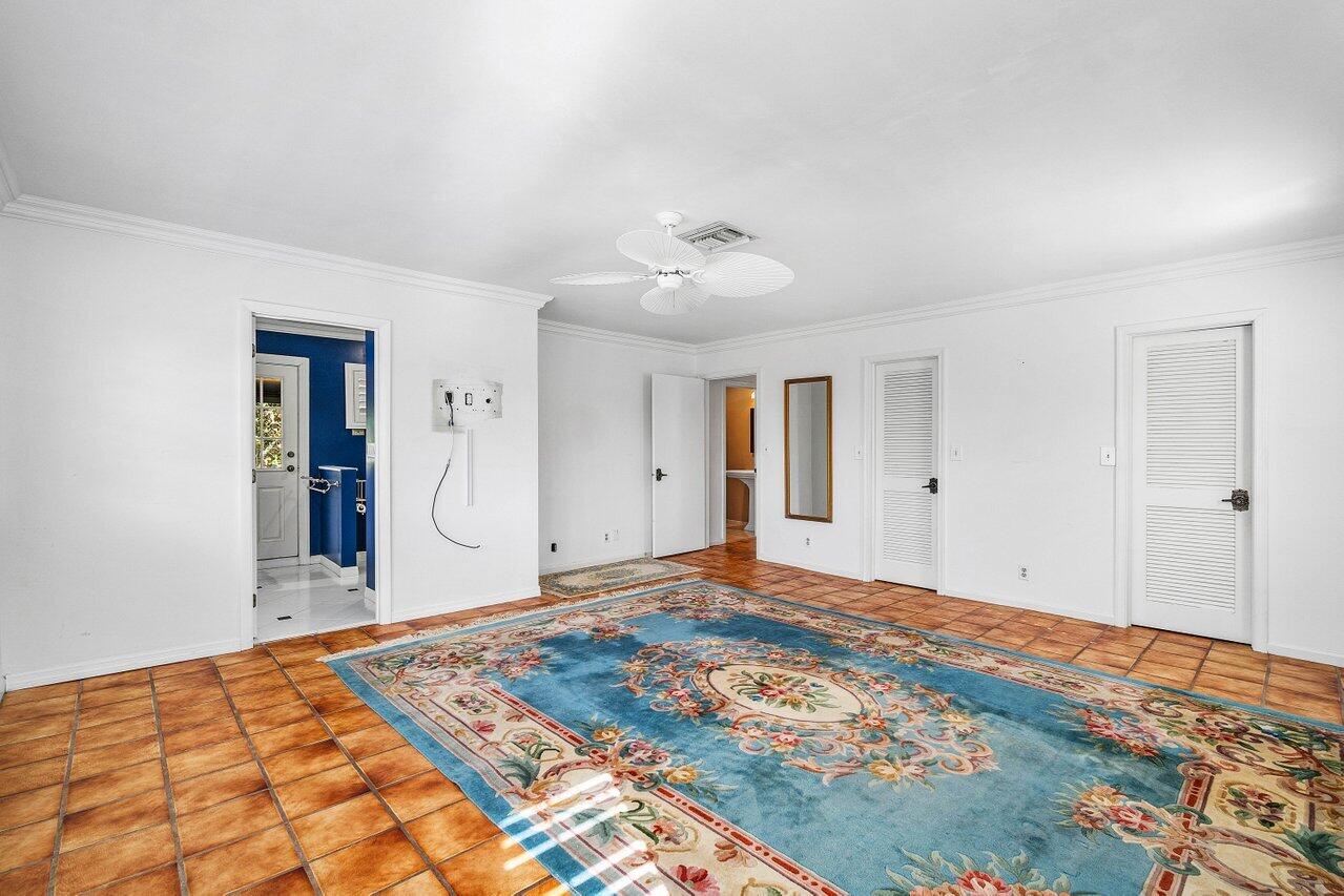 27 SW 5th Way
