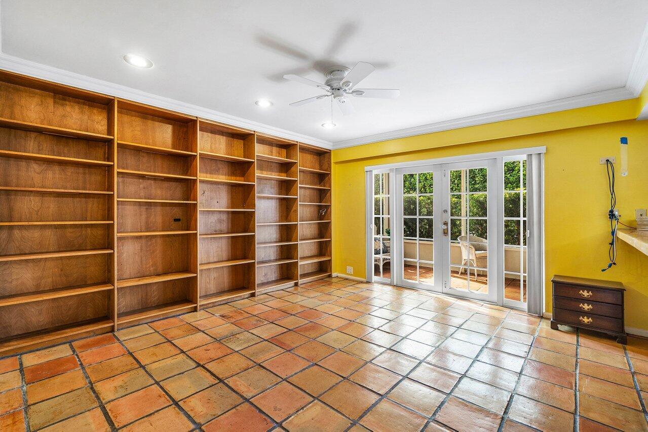 27 SW 5th Way