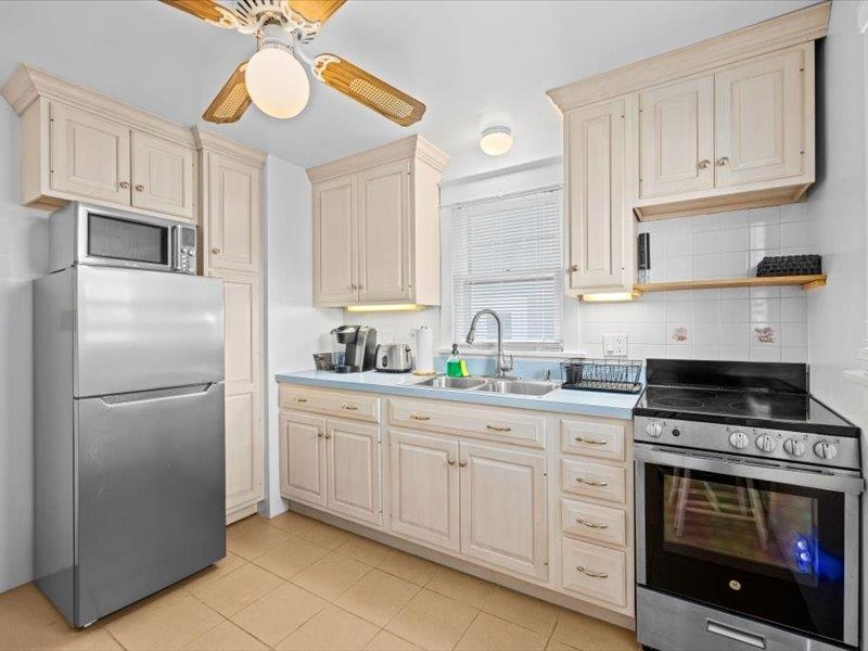 332 W Andrews Avenue