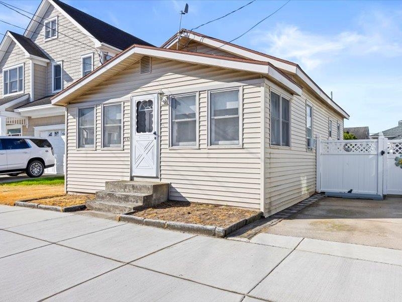332 W Andrews Avenue