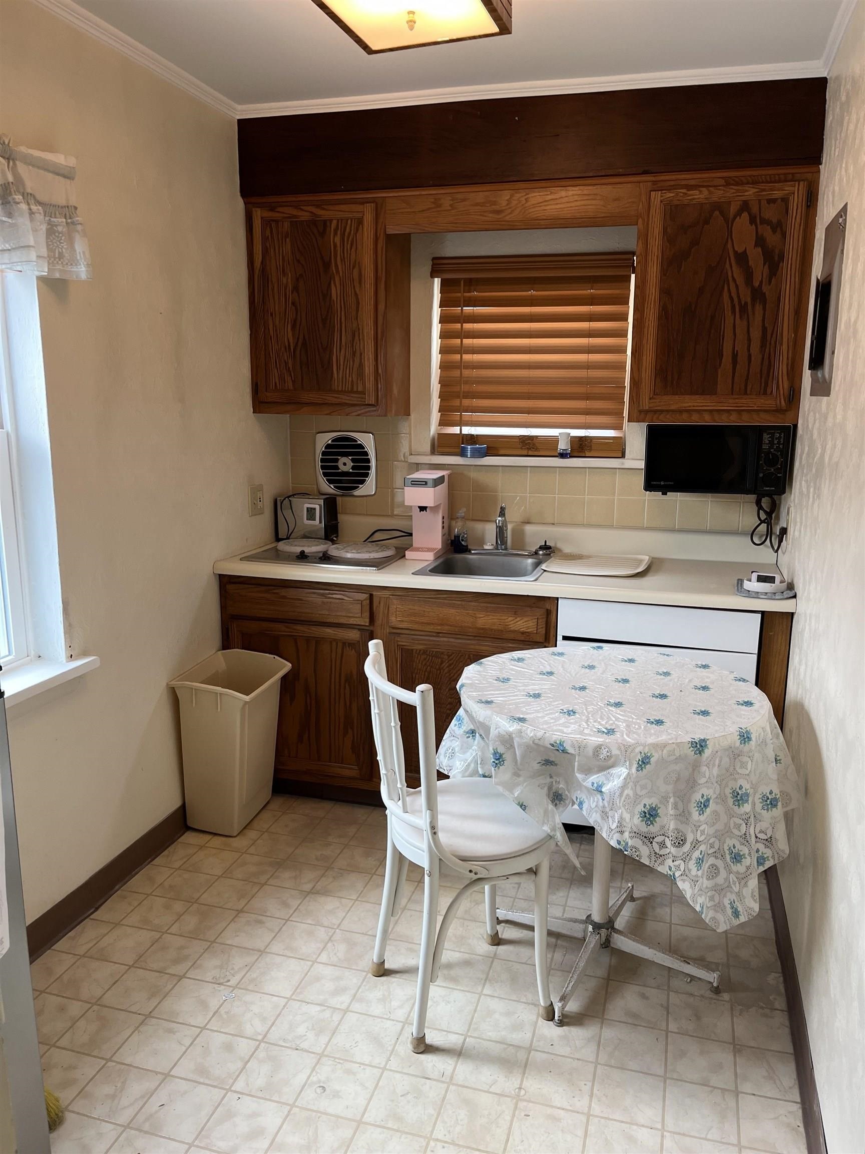 253 E Davis Avenue Unit: F