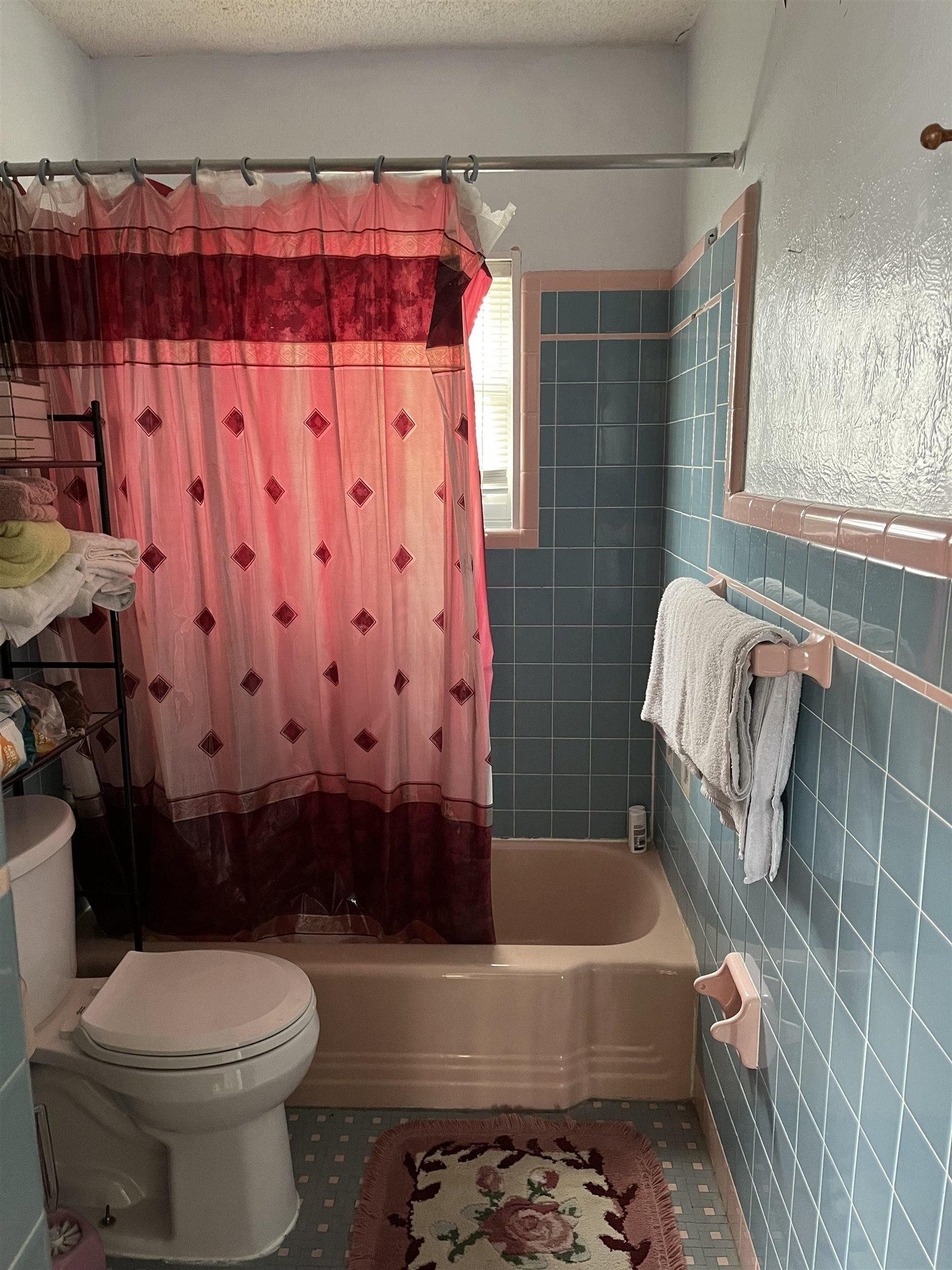 253 E Davis Avenue Unit: F