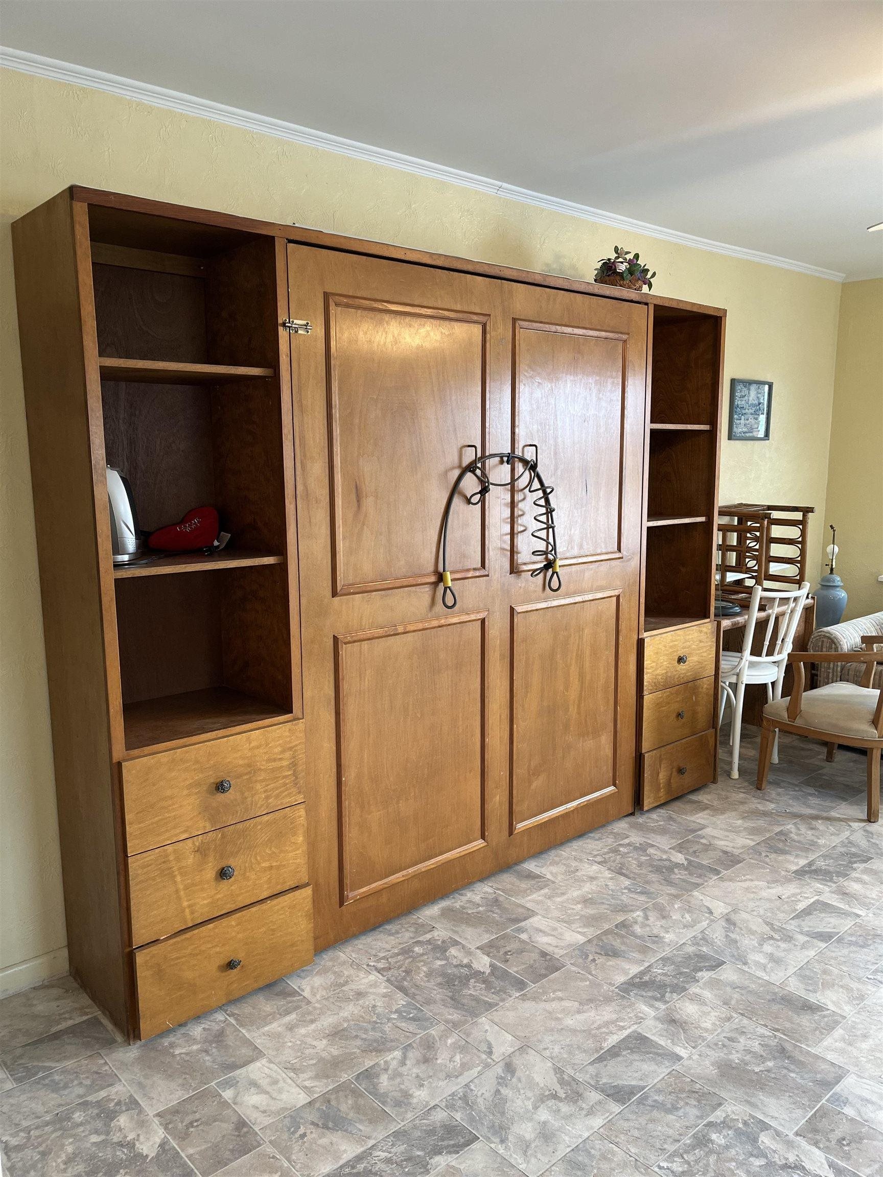 253 E Davis Avenue Unit: F