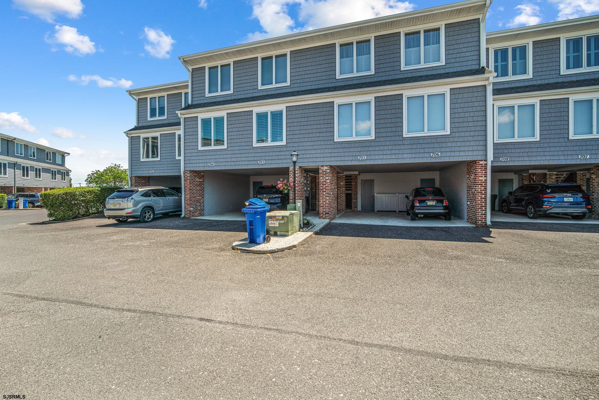 706 Harbour Cv Unit: 706