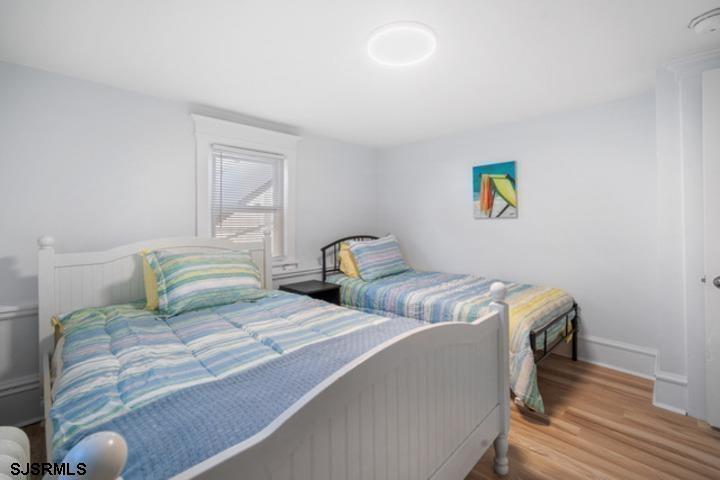 7 S Richards Ave