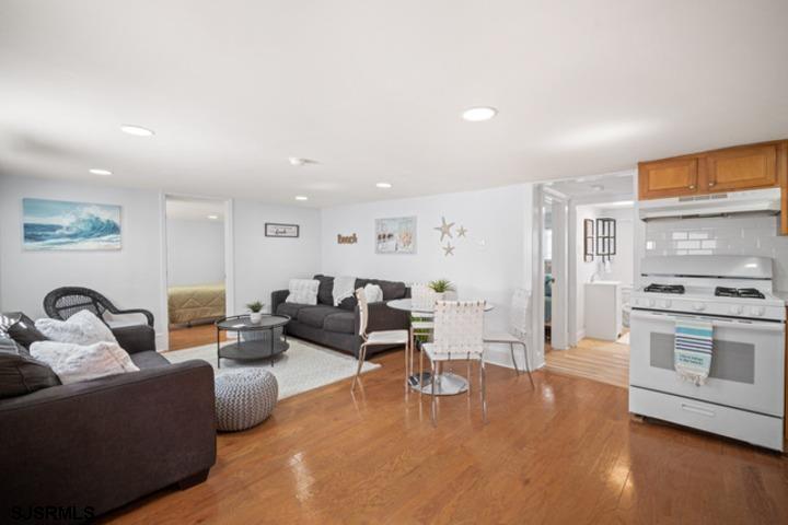 7 S Richards Ave
