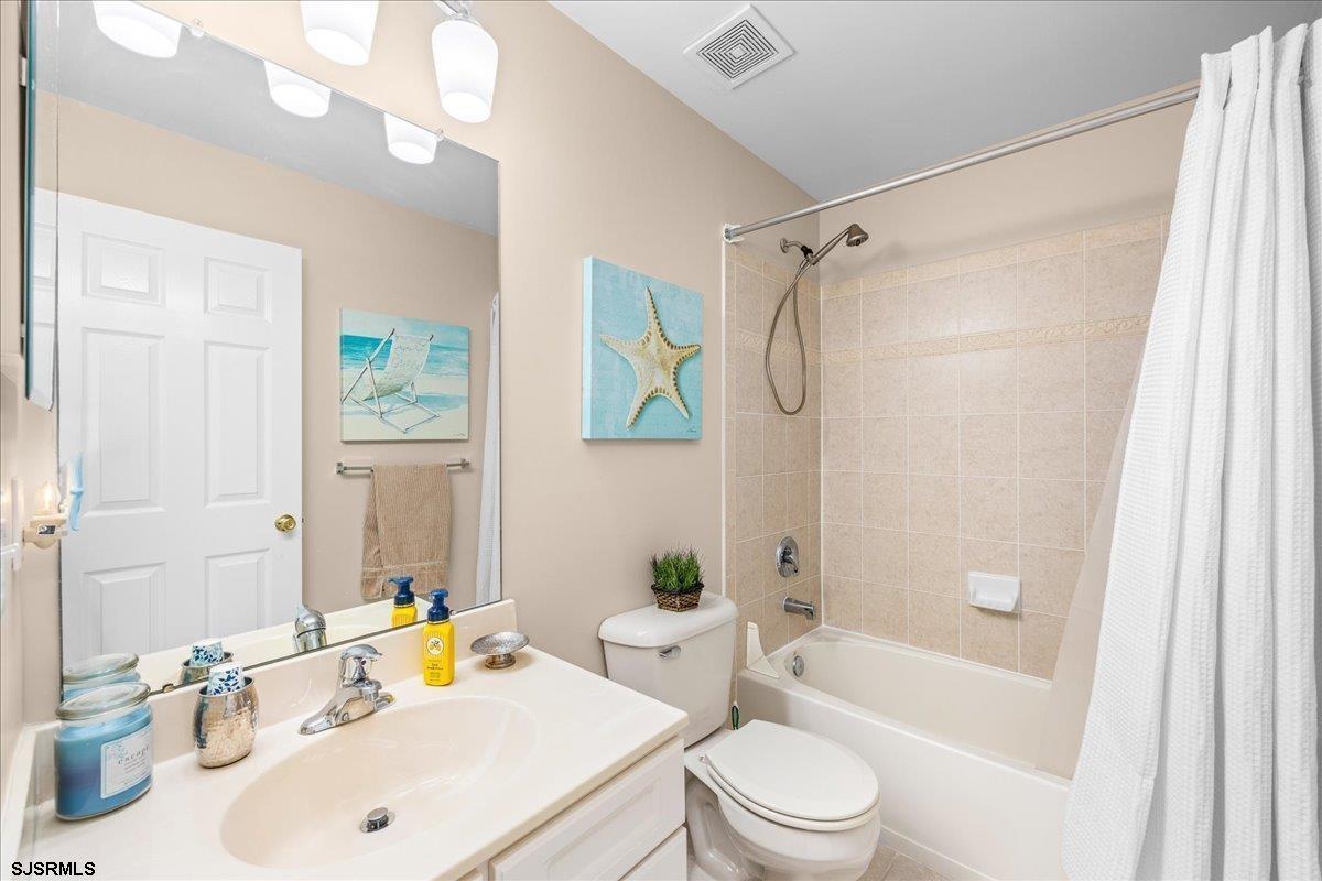 1 Bayside Dr Unit: 1