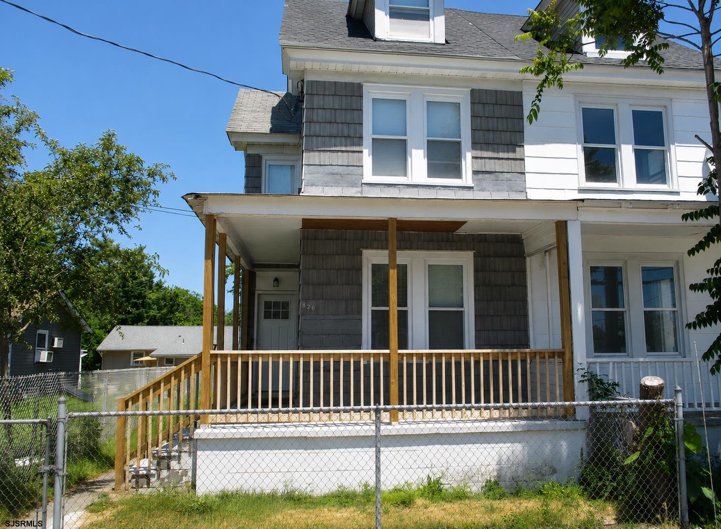 826 E Pine Street