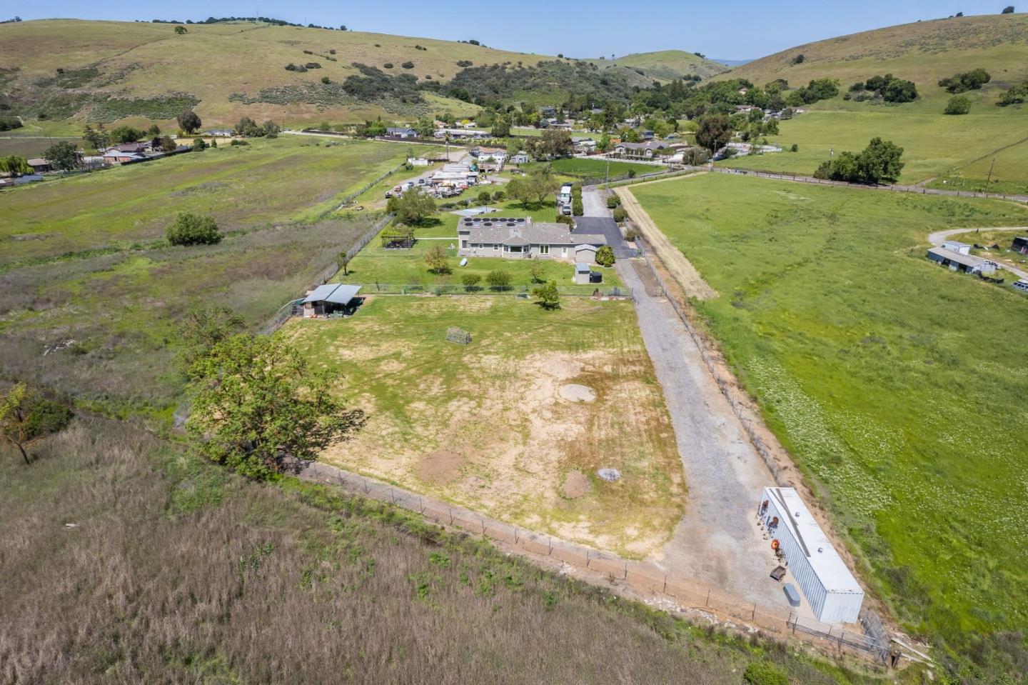 22580 San Vicente Ave