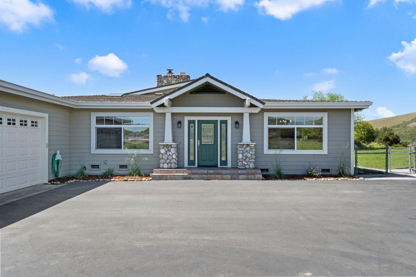 22580 San Vicente Ave