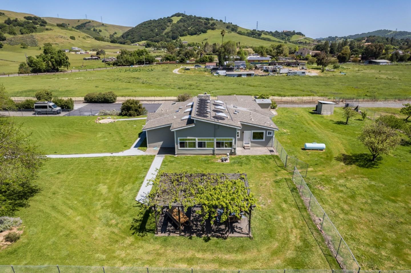 22580 San Vicente Ave