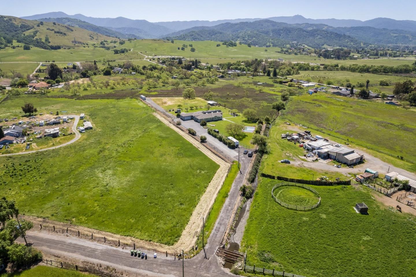 22580 San Vicente Ave