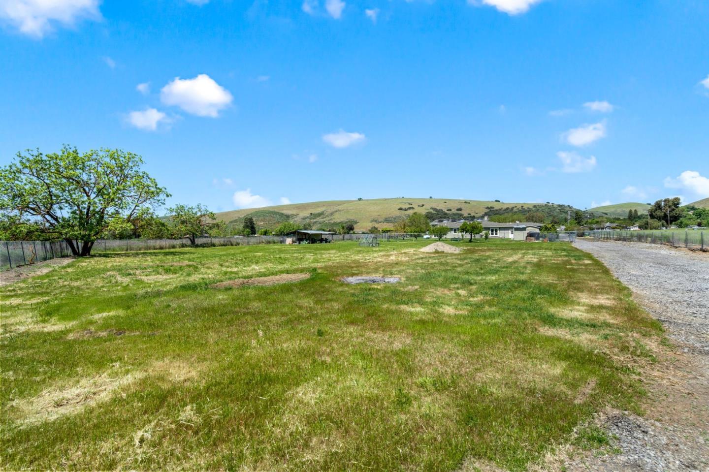 22580 San Vicente Ave