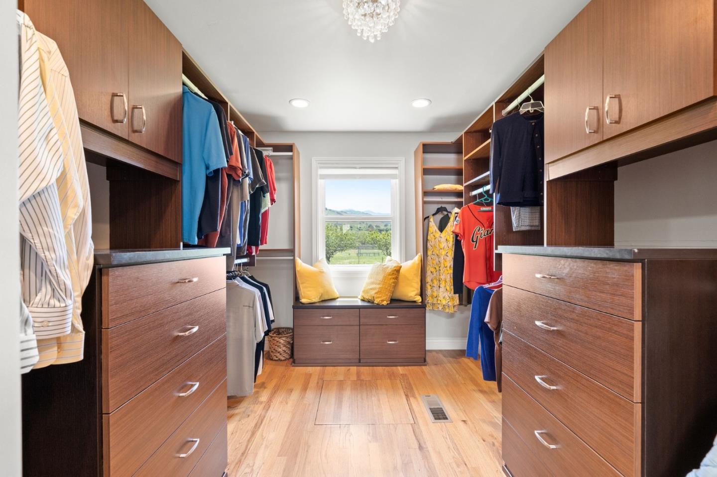 22580 San Vicente Ave