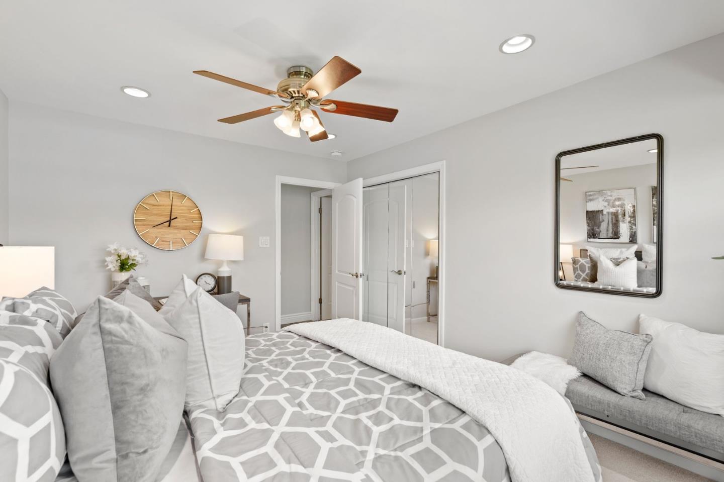 22580 San Vicente Ave