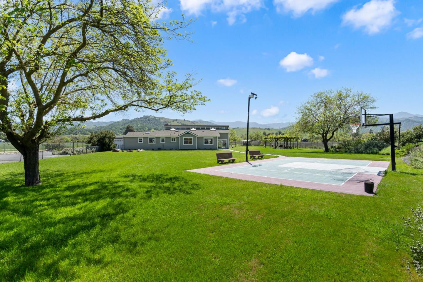 22580 San Vicente Ave