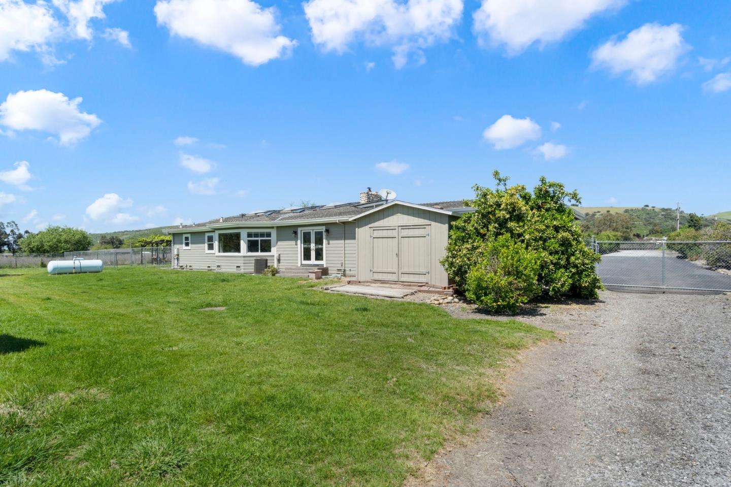 22580 San Vicente Ave